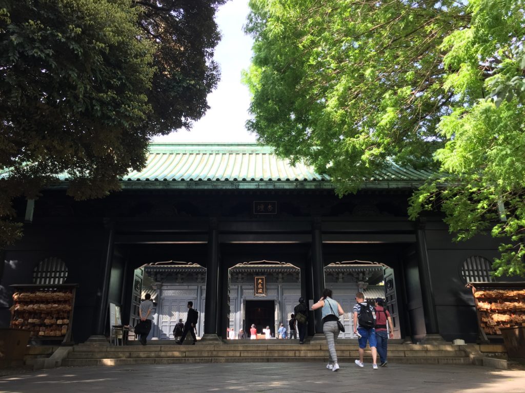 元は江戸幕府直轄の学問所 世界最大の孔子像も!? 日本の学校教育発祥の地"湯島聖堂"