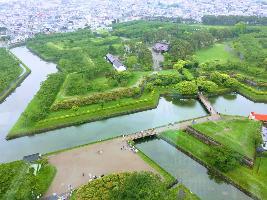 幕末ロマン溢れる星型の城郭 時代に抗う英雄･土方歳三終焉の地”五稜郭”
