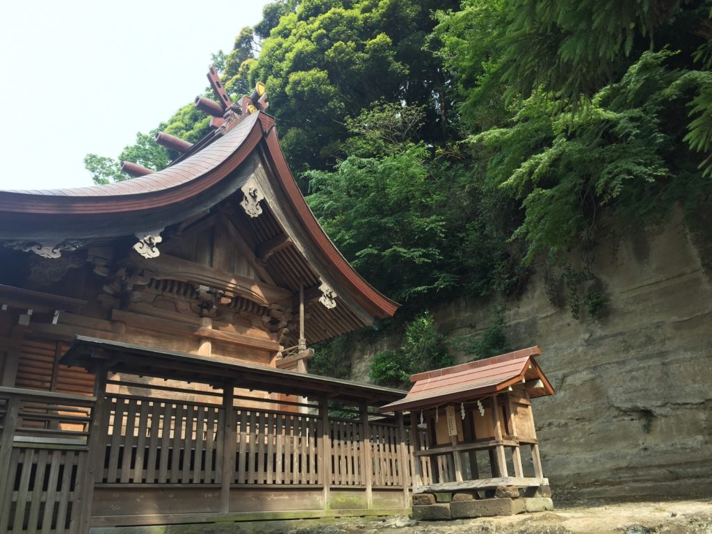 源頼朝を将軍に導いた瀬戸神社。金沢八景に響く鎌倉時代の潮の音。