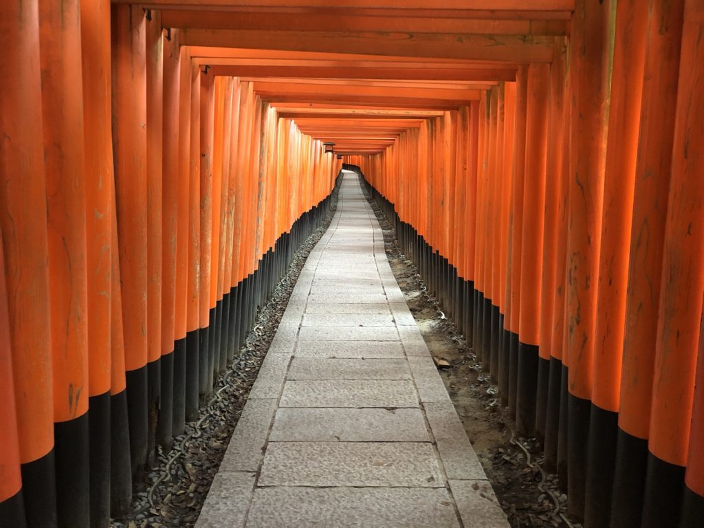 京都・伏見稲荷大社（前編）！千本鳥居の他にも見どころいっぱい